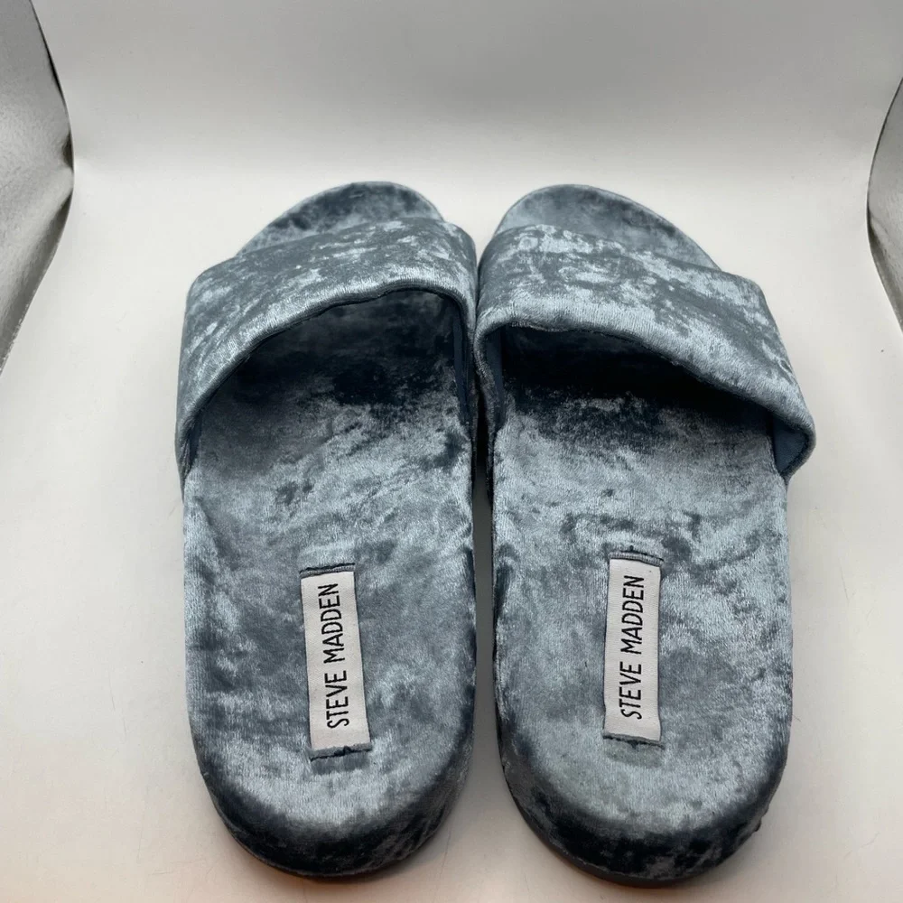 Steve Madden Slush blue velvet sandals women’s 9